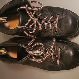 Dr. Marten Air Wave Boots